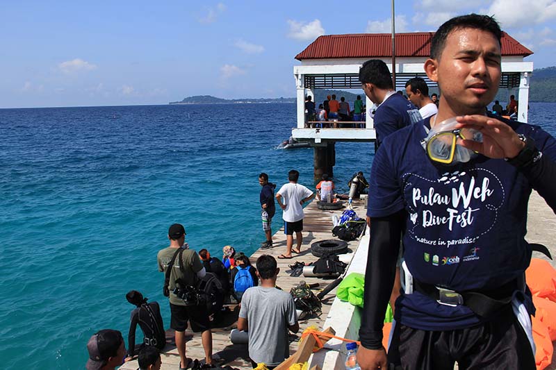 Salah satu peserta mengikuti acara Pulau Weh Dive Festival di pantai Gapang Sabang (Foto M Iqbal/SeputarAceh.com)