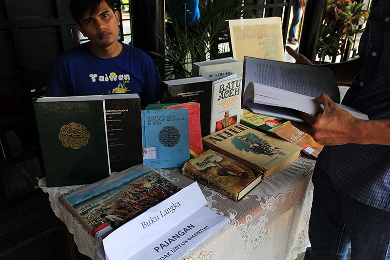 Koleksi buku langka di acara 100 tahun museum Aceh (Foto M Iqbal/SeputarAceh.com)