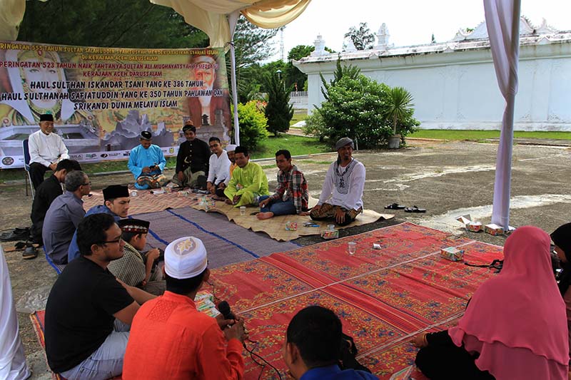 Panitia Peringatan Sejarah Adat dan Budaya Aceh (PESABA) menggelar haul Sultan dan Sultanah di komplek Gunongan, Banda Aceh (Foto M Iqbal/SeputarAceh.com)