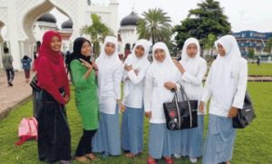 Rayakan Kelulusan dengan Shalat Berjamaah