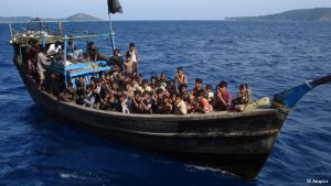 Suku Rohingya Pertaruhkan Nyawa
