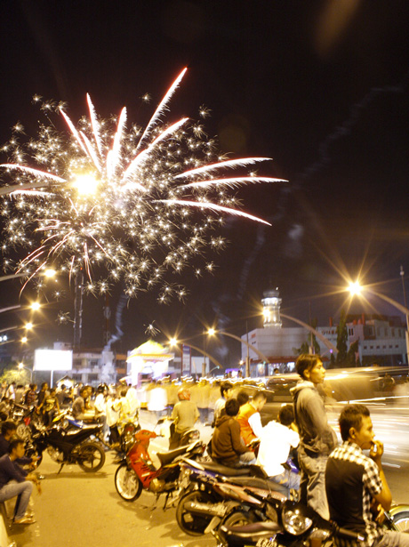 Kembang api meriahkan Idul Adha di Banda Aceh Kembang api meriahkan Idul Adha di Banda Aceh