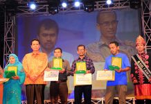 Enam insan para penerima anugerah seni di Hari Kesenian Daerah Aceh (Foto M Iqbal/SeputarAceh.com)