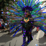 Peserta pawai menyerupai ekor burung merak di pawai kemerdekaan (Foto M Iqbal/SeputarAceh.com)