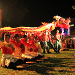 Kolaborasi rapa-i geleng dengan atraksi barongsai (Foto M Iqbal/SeputarAceh.com)