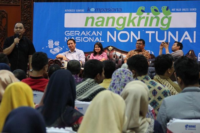 Para pemateri memberikan materi dalam rangka acara Kompasiana Nangkring Non Tunai di Aula Bank Indonesia, Banda Aceh (Foto M Iqbal/SeputarAceh.com)