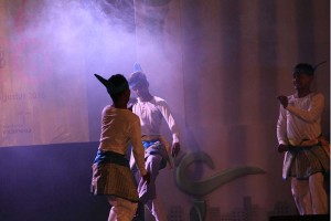 Penampilan Tari Seudati dalam acara Anugerah Seni Aceh ke-8 di gedung Taman Budaya, Banda Aceh (Foto M Iqbal/SeputarAceh.com)