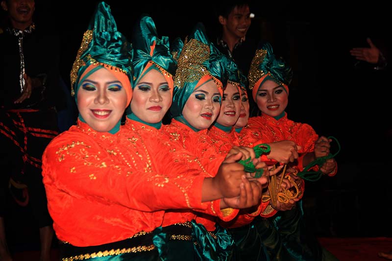 Penampilan Tari Meusare-sare acara Eksibisi Taman Sulthanah Safiatuddin, Banda Aceh (Foto M Iqbal/SeputarAceh.com)