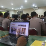 Sosialisasi jurnalistik dan pengelolaan website Tribratanewaceh.com di Aula Machdum Sakti, Polda Aceh, Senin dan Selasa (9-10/11/2015).