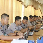 Polisi mengikuti pelatihan jurnalistik dan pengelolaan web site di Aula Machdum Sakti, Senin (10/11/2015) Foto : Bid Humas Polda Aceh.