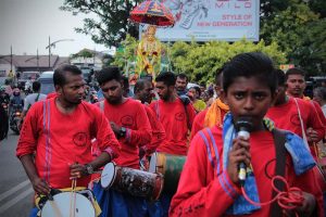 Para penabuh gendang pengiring hari Maha Puja Thaipusam (hari kebesaran Dewa Muruga) keliling seputaran kota Banda Aceh (Foto M Iqbal/SeputarAceh.com)