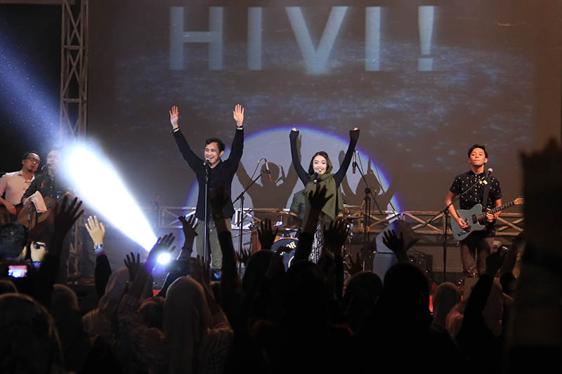 HIVI (Haivai) grup musik Indonesia tampil dalam acara The Annual Radio Unplugged 2016 di gedung AAC Dayan Dawood, Darussalam, Banda Aceh (Foto M Iqbal/SeputarAceh.com)