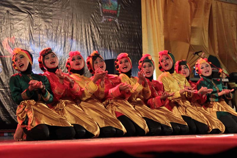 Tari Meuseukat dari Sanggar Disbudpar Agara tampil dalam acara Culture of Alas di Open Stage Taman Budaya, Banda Aceh (Foto M Iqbal/SeputarAceh.com)