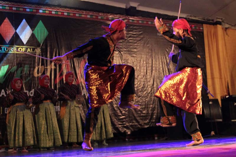 Tari Peuleubat dari Sanggar Disbudpar Agara tampil dalam acara Culture of Alas di Open Stage Taman Budaya, Banda Aceh (Foto M Iqbal/SeputarAceh.com)