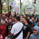 Setelah VOTEIndonesia, peserta Camping 100 Hammmock foto groufie di hutan pinus, Lam Teungoh, Aceh Besar (Foto M Iqbal/Seputaraceh.com)