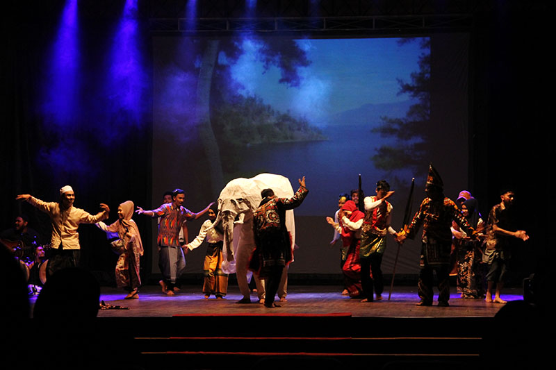 Penampilan teatrikal tentang asal usul Tari Guel dari Gayo di Ampitheater Taman Budaya (Foto M Iqbal/Seputaraceh.com)