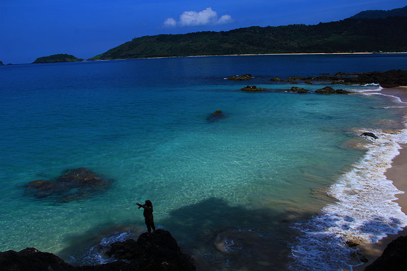 Gradasi warna laut pantai Pasie Peunyi, gampong Seurapong Pulo Aceh (Foto M Iqbal/SeputarAceh.com)