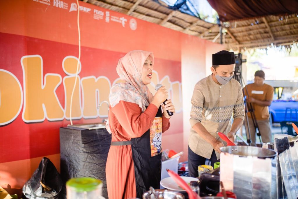 Kehadiran Buurik di jagad maya termasuk sosok yang viral lewat resep-resep makanan khas Aceh. Banyak mahasiswa atau ibu-ibu muda menjadikan akun @andrianika_ sebagai rujukan untuk memasak sehari-hari.