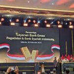 Presiden Prabowo Subianto saat meresmikan Layanan Bank Emas Pegadaian dan Bank Syariah Indonesia (BSI) di Gade Tower, Rabu (26/2/2025) (Foto Bisnis-Maria Y. Benyamin)