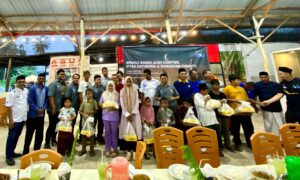 Foto Bersama Member BMWCCI Banda Aceh Chapter dan Anak Yatim