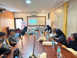 Suasana kegiatan klub investor yang berlangsung di salah satu cafe di Bireuen yang digelar KSPM Jeumpa dan GI UIA