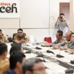 Kadisbudpar Aceh Dedy Yuswadi, memimpin rapat awal persiapan kunjungan Islami Cruise bersama unsur lintas sektoral di Ruang Rapat Lantai II Kantor Disbudpar Aceh