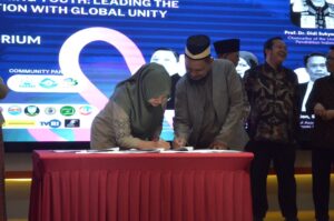 Penandatangan MoA dan IA dalam kegiatan Muktamar APSEII 2025 di UPI Bandung