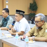 Rektor Rektor UNBP, Assoc. Prof. Dr. Mariyudi, SE, MM (Kiri), Direktur RSJ Aceh, dr. Hanif (Tengah) dan Kabid Pelayanan RSJ Aceh, dr. Rahmadyani (kanan)